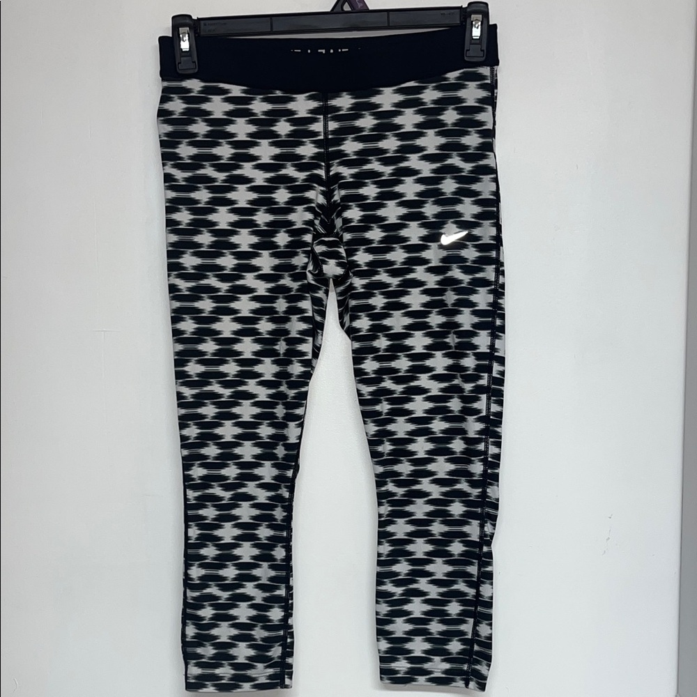Nike Dri-Fit Sz MED Women’s Running Capri Legging, Black & White #nike #running